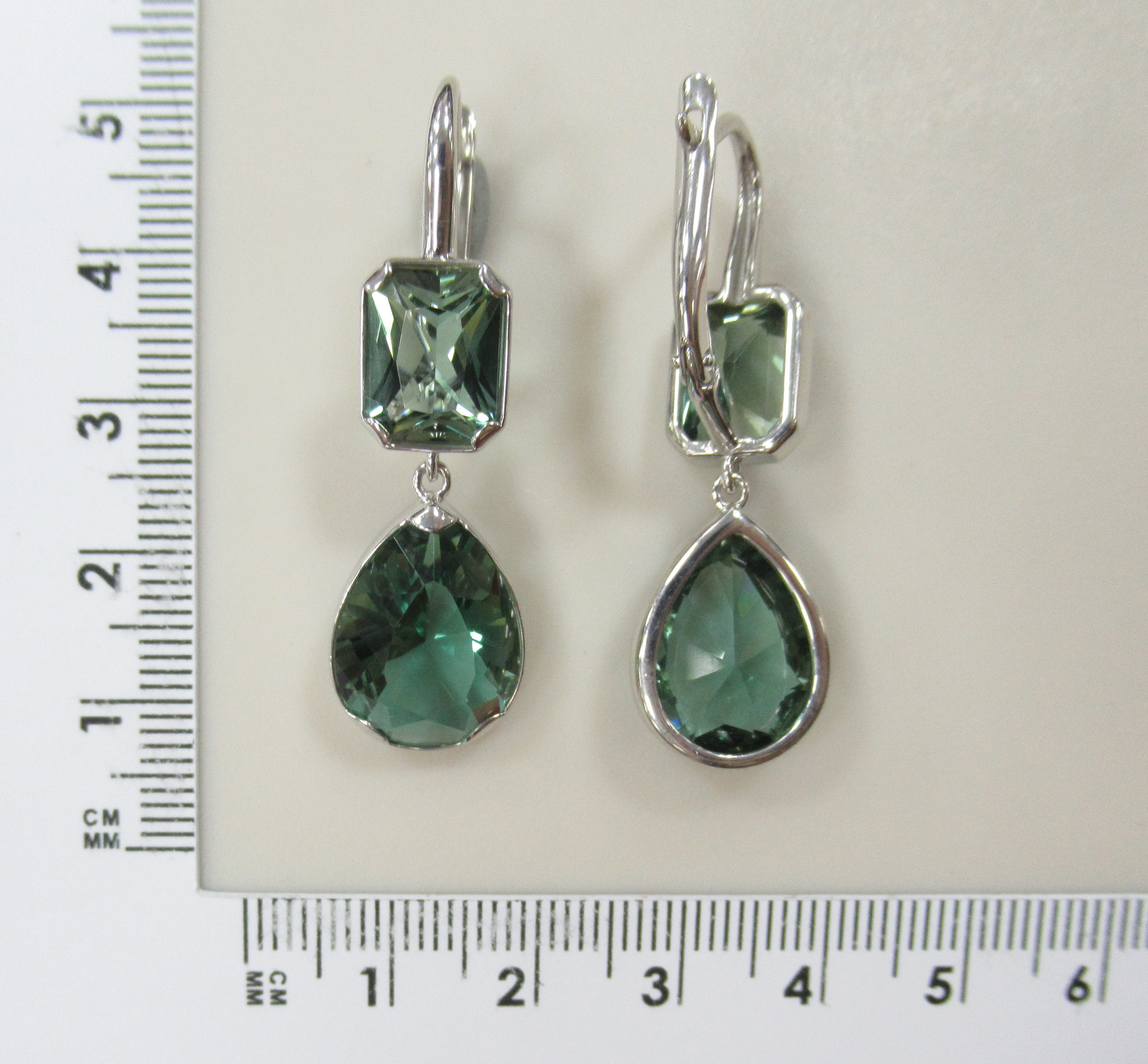 Серебряные серьги с празиолитами